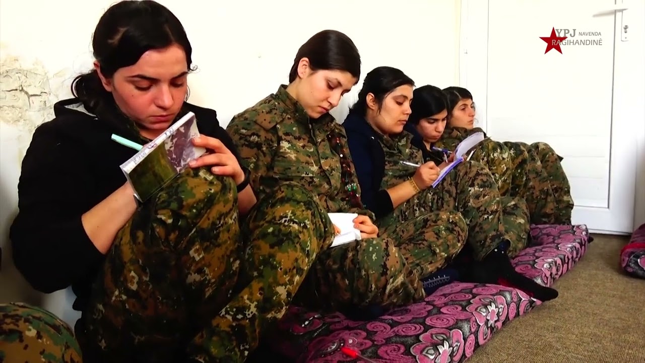 Di Nava Jiyana Şervan&ecirc;n ypj'&ecirc; De Perwerde
