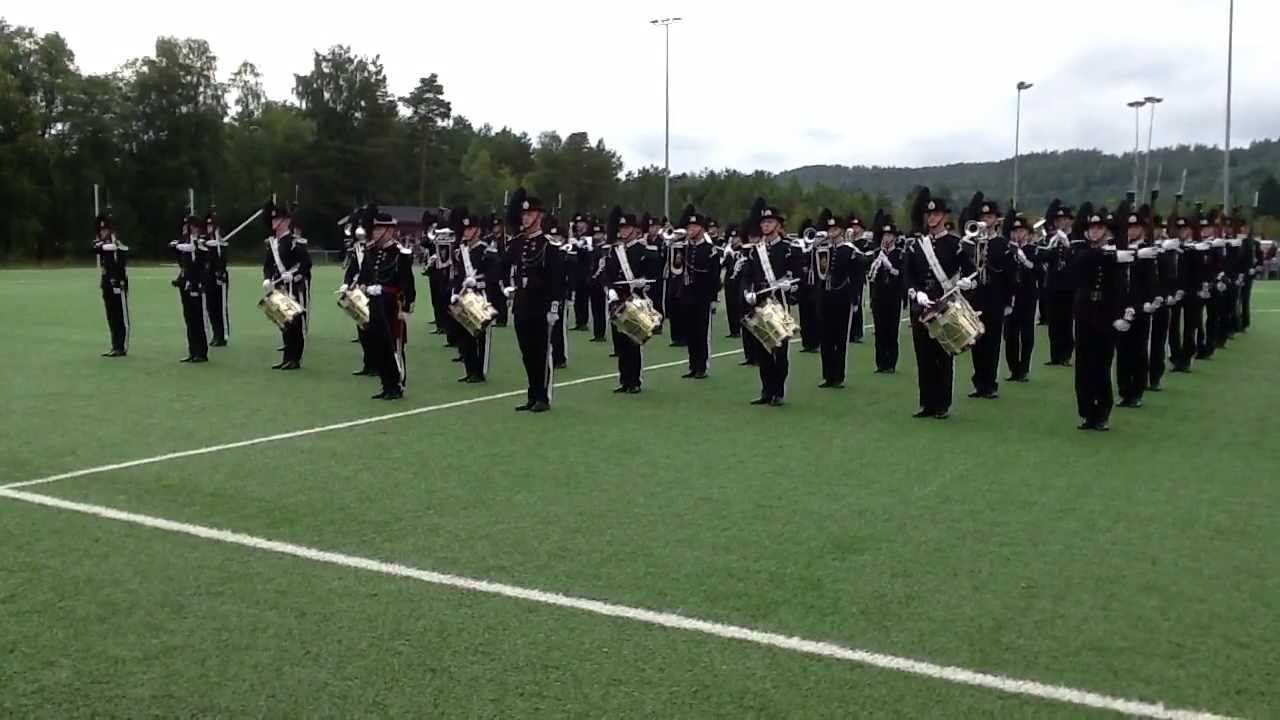 HMKG 2013 -  Drilloppvisning på Bjørkelangen. Del 1/9