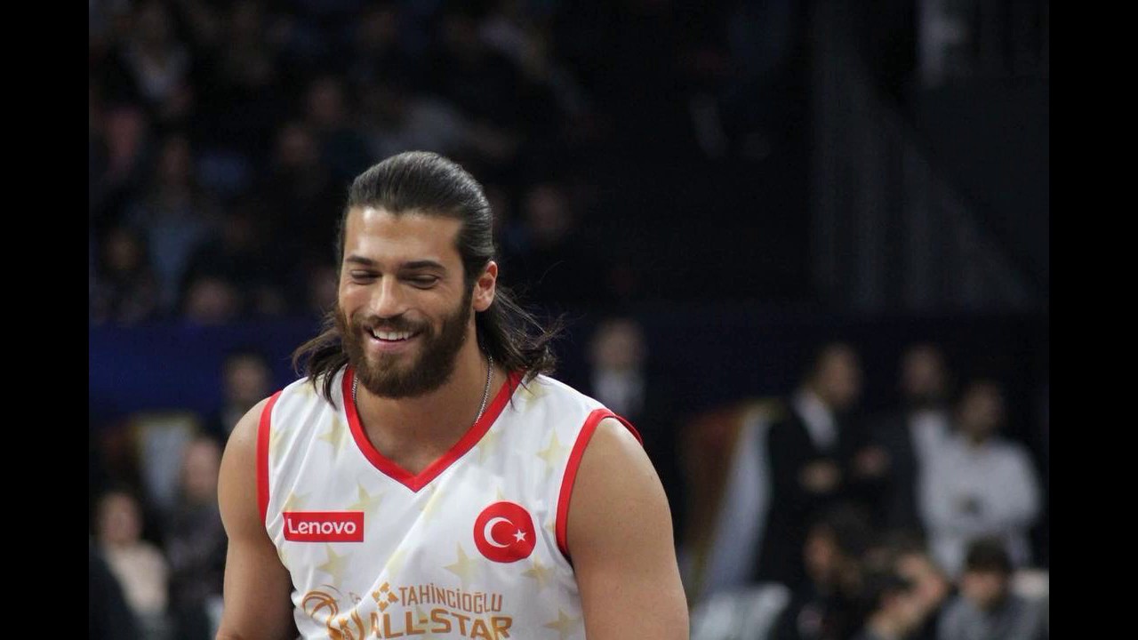 Can Yaman 89