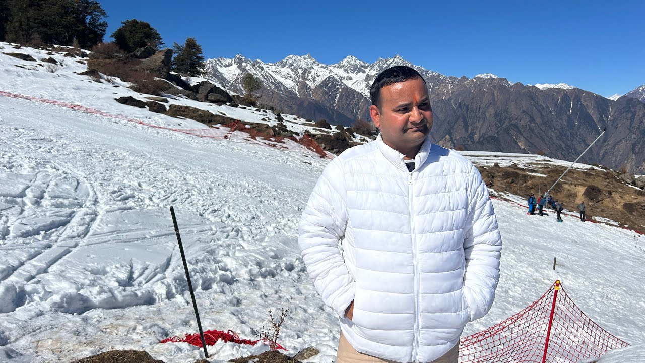 औली में तेजी से पिघलती बर्फ अब सिर्फ ऊपरी जगहों पर बर्फ । #aulisnowfall #auliuttarakhand 