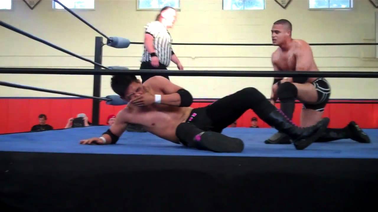 Aaron Solo - Matt Carlos WFC 06/18/11