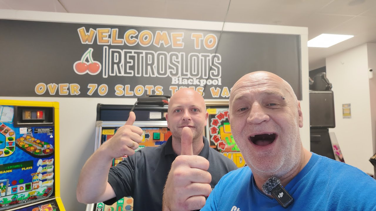 It’s play time at retro slots #blackpool #gambling with #higgitt 
