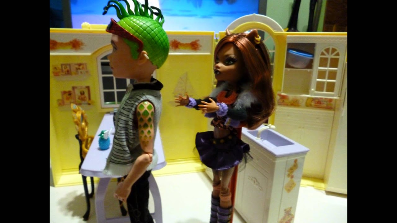 Clawdeen Wolf in Cannibal