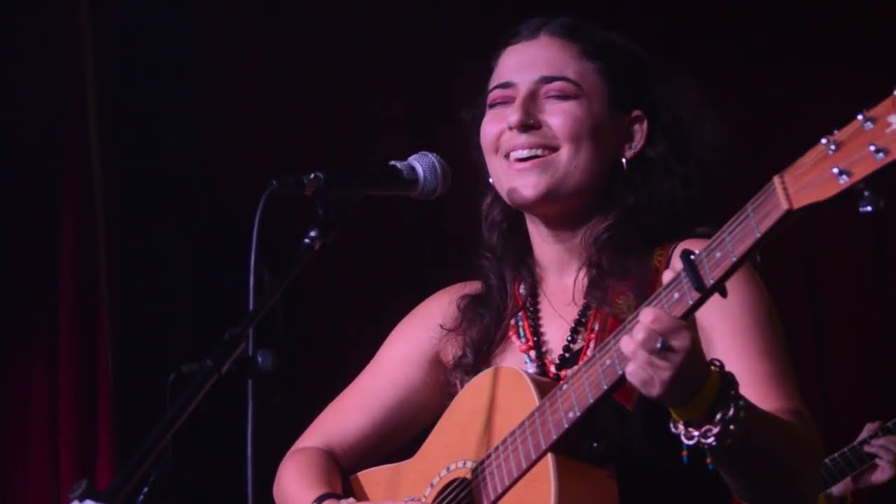 Cori Strell & The Honeys – Magnolia Tree