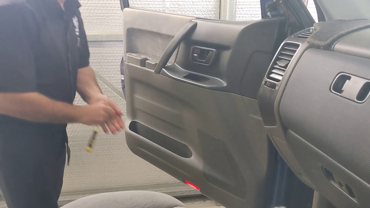 2000 Mitsubishi Pajero Front Door Trim Removal