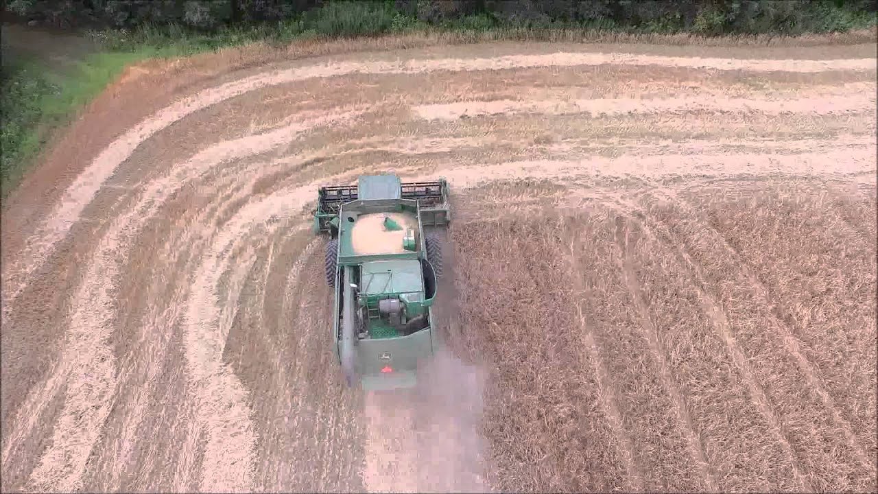 Combining Barley Harvest15