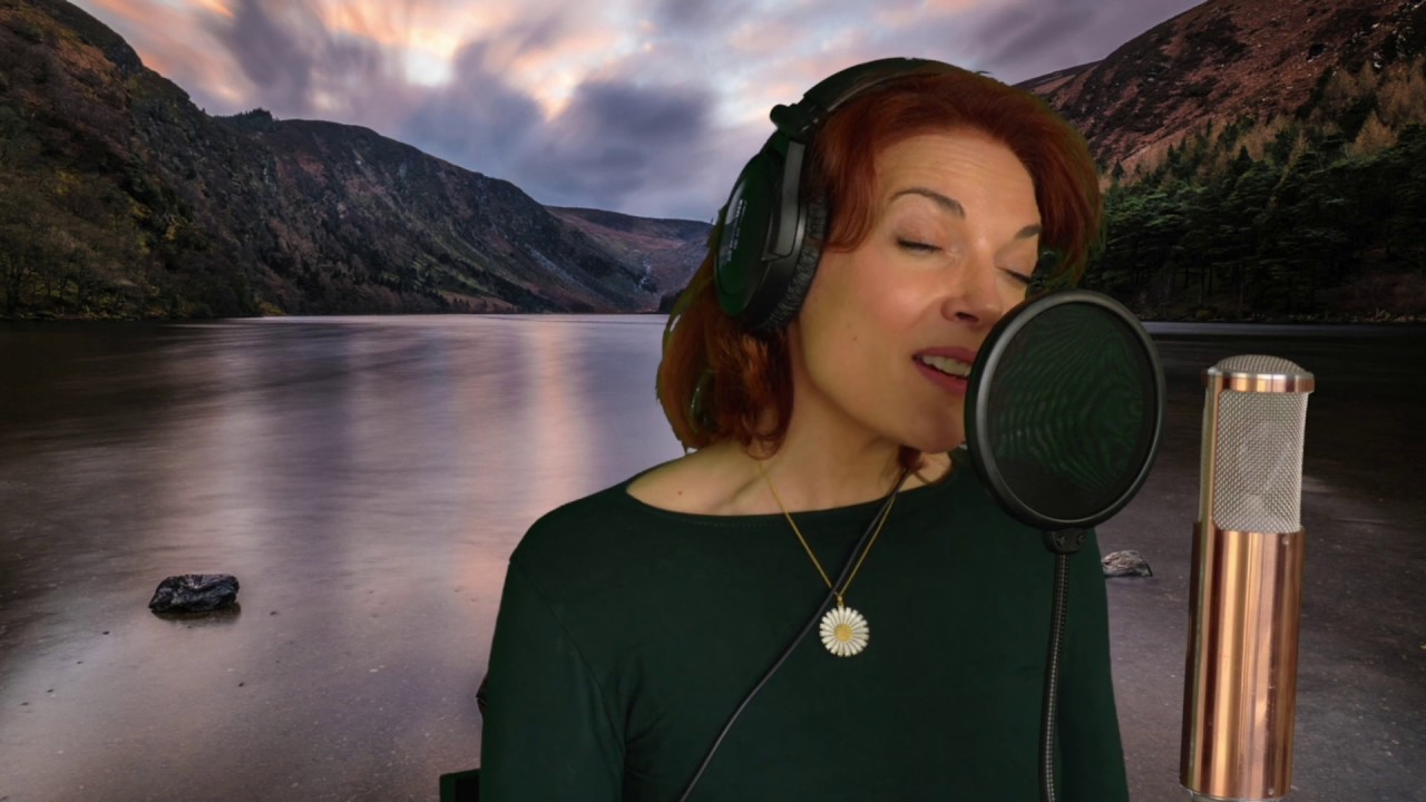Miranda Colchester sings Danny Boy - Ehrlund tube microphone
