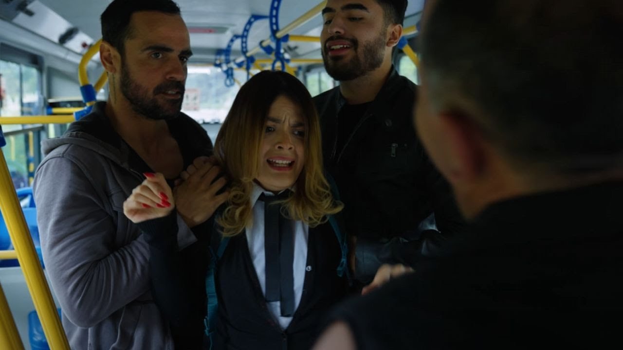 Malos hombres se aprovechaban de las jovencitas que subían  solas a este bus.