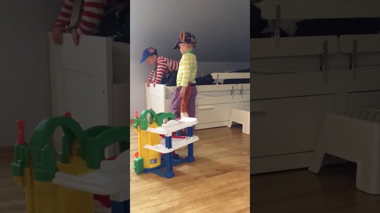 NY VERSJON! Filip og Simon tematiserer første akt av Klatremus og de andre dyrene i Hakkebakkeskogen