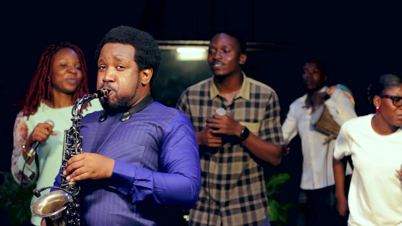 SPONTANEOUS PRAISE with Beejay Sax