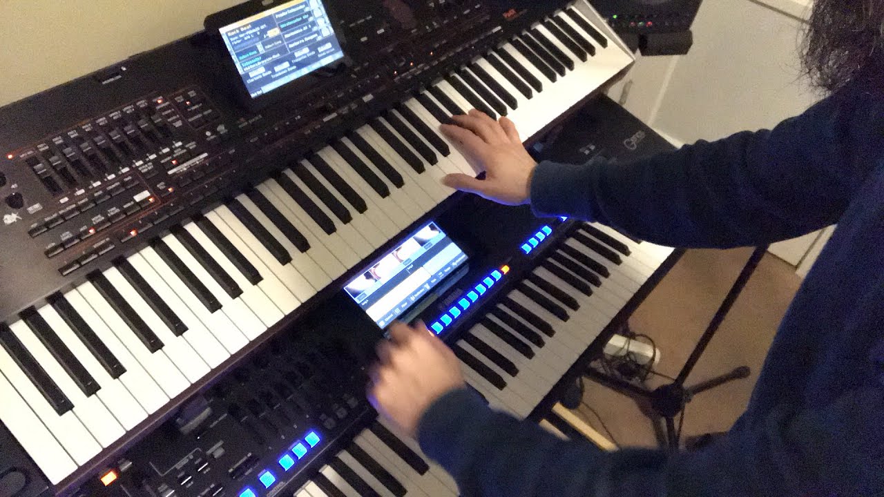 Ensayando guitarra...con el teclado