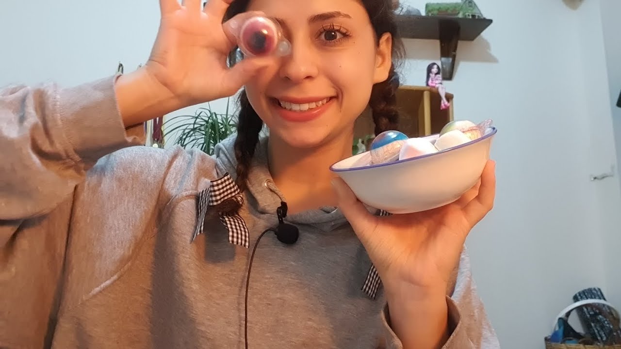 asmr eating gummy candy (open mouth sounds)