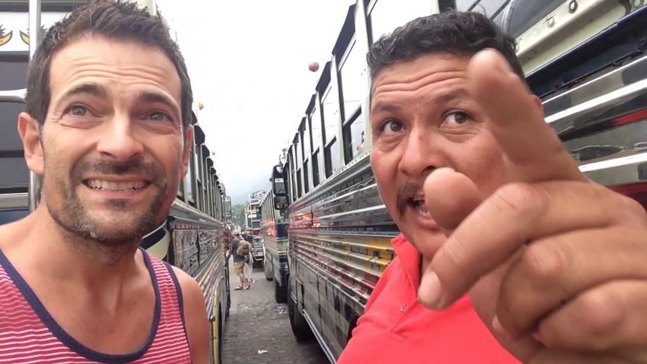 Guatemala #10: Locura con los chicken buses de Antigua | Euskadiz Vlogs #199