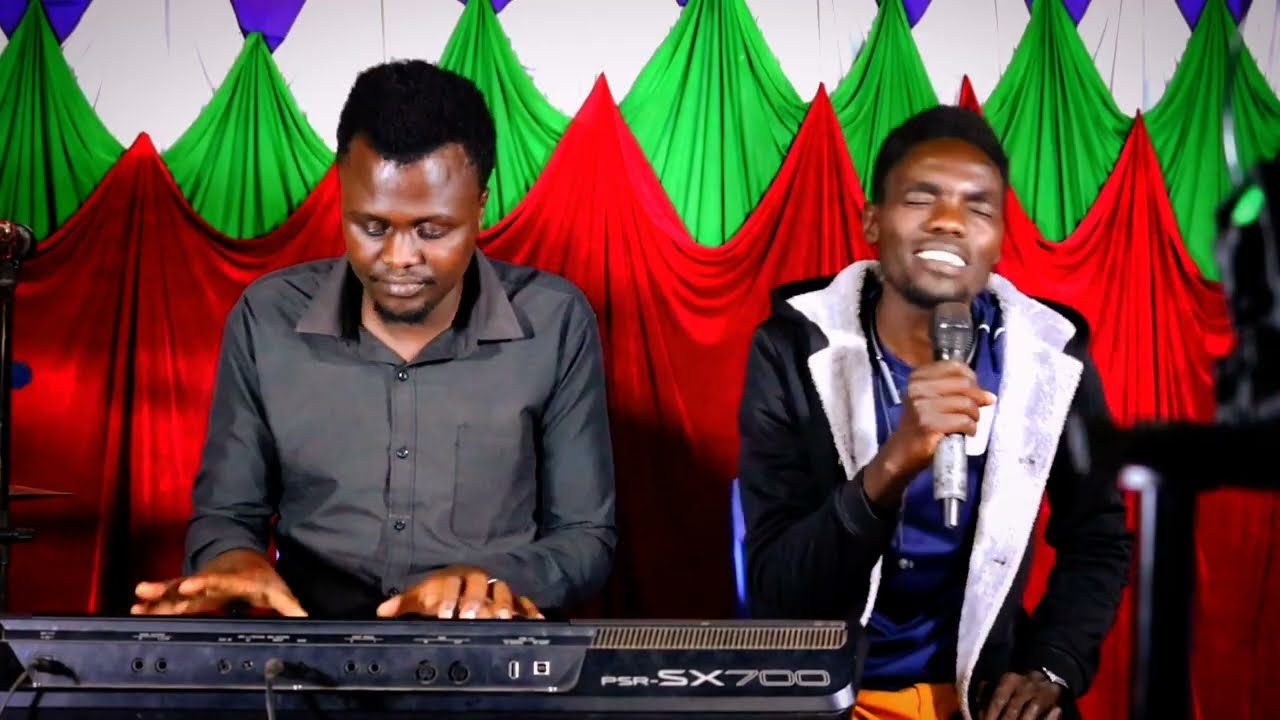 Ingikuringithania na ngai iriku ingi// piano cover ft min vinny 