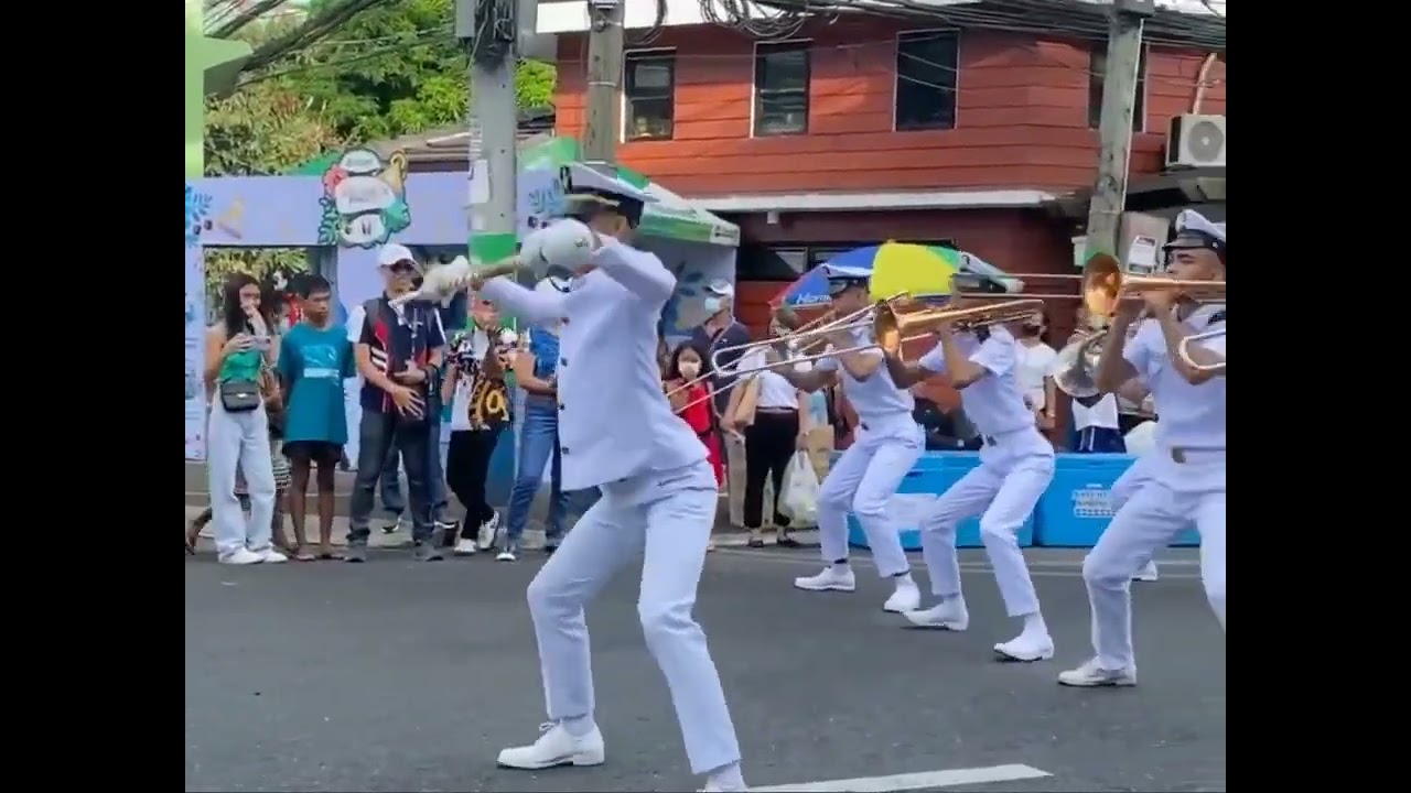MARINERS POLYTECHNIC COLLEGES Band and Majorettes