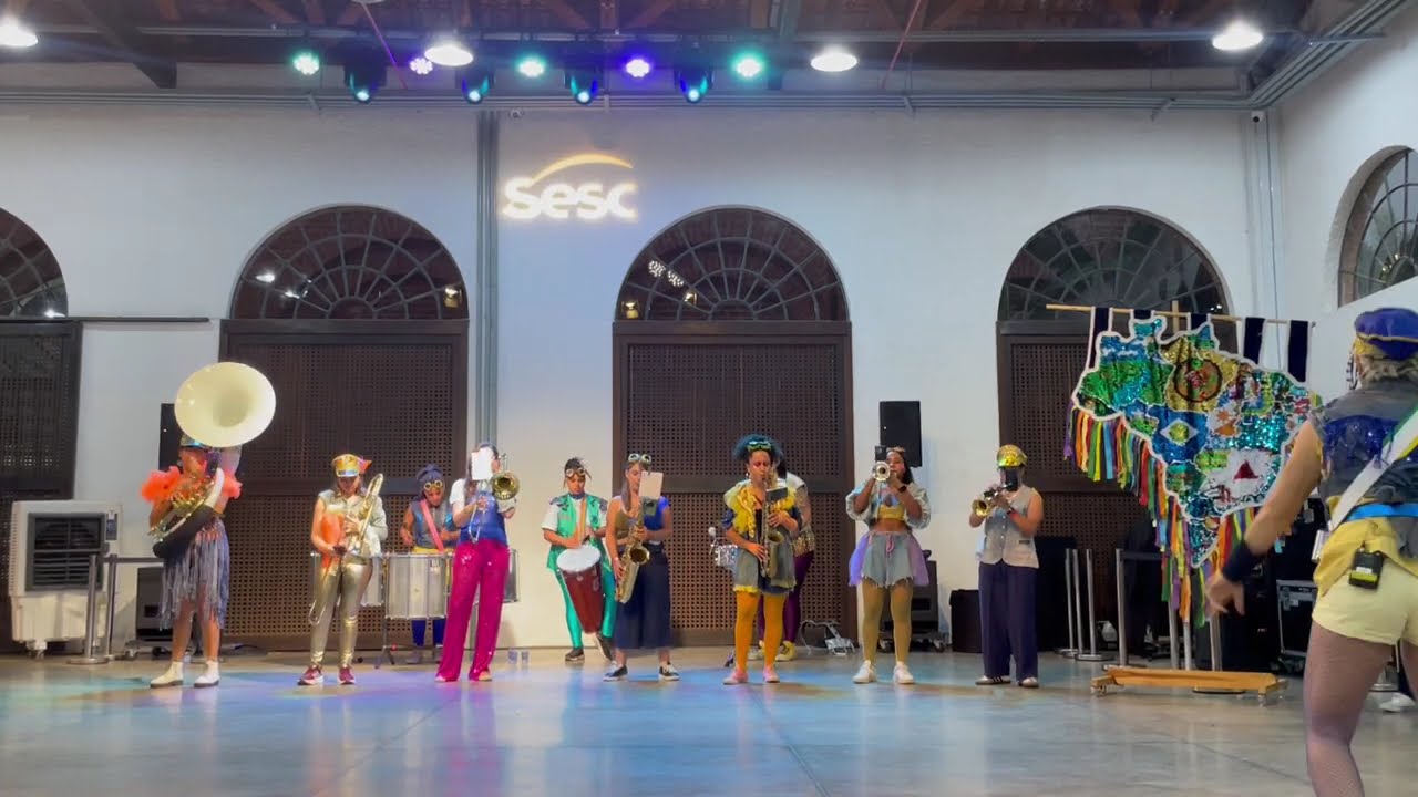 Elas, Musicalmente Viajantes - Vaca Profana