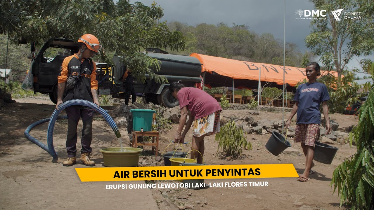 AIR BERSIH UNTUK PENYINTAS ERUPSI GUNUNG LEWOTOBI LAKI-LAKI FORES TIMUR NTT