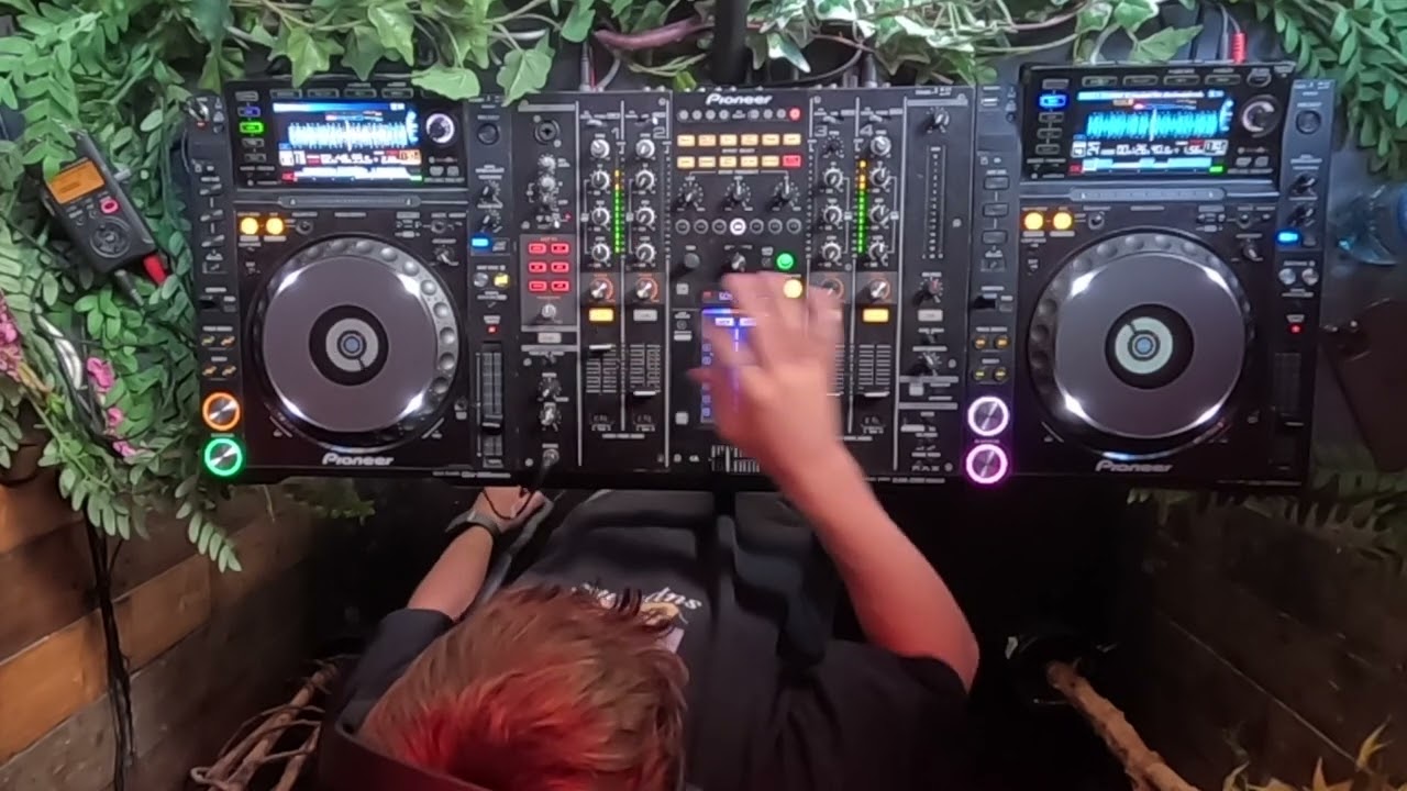 SQUITCH // STEREO SESSIONS MIX