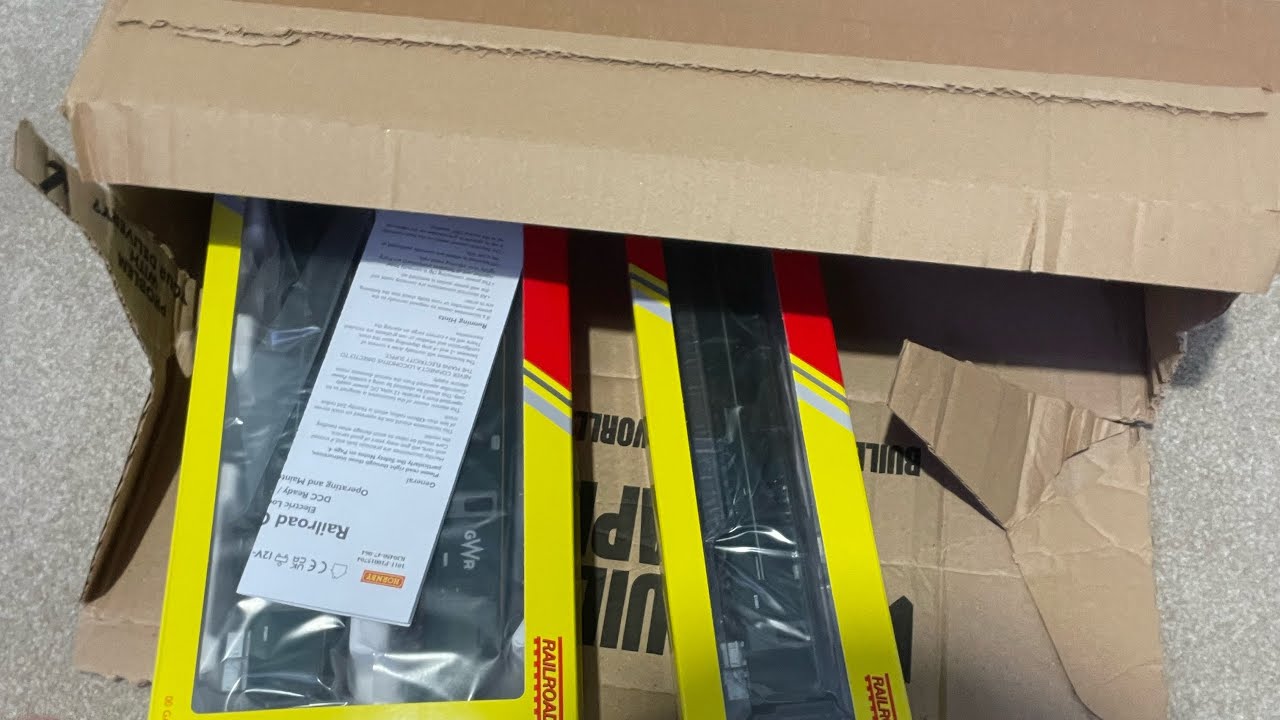 How do Hornby package £150 worth of trains: GWR IEP class 800 unboxing