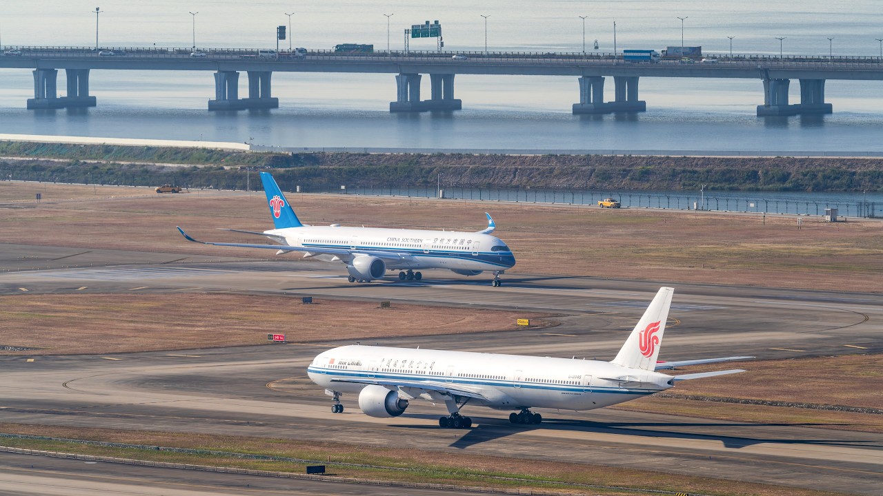Shenzhen Airport Tower Plane Spotting — Three Runways Flowing Nonstop