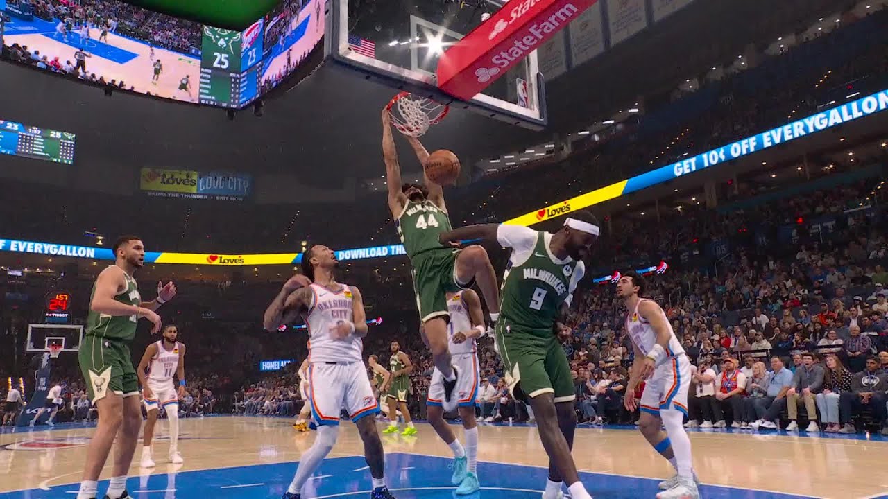 Andre Jackson Jr. with the big dunk