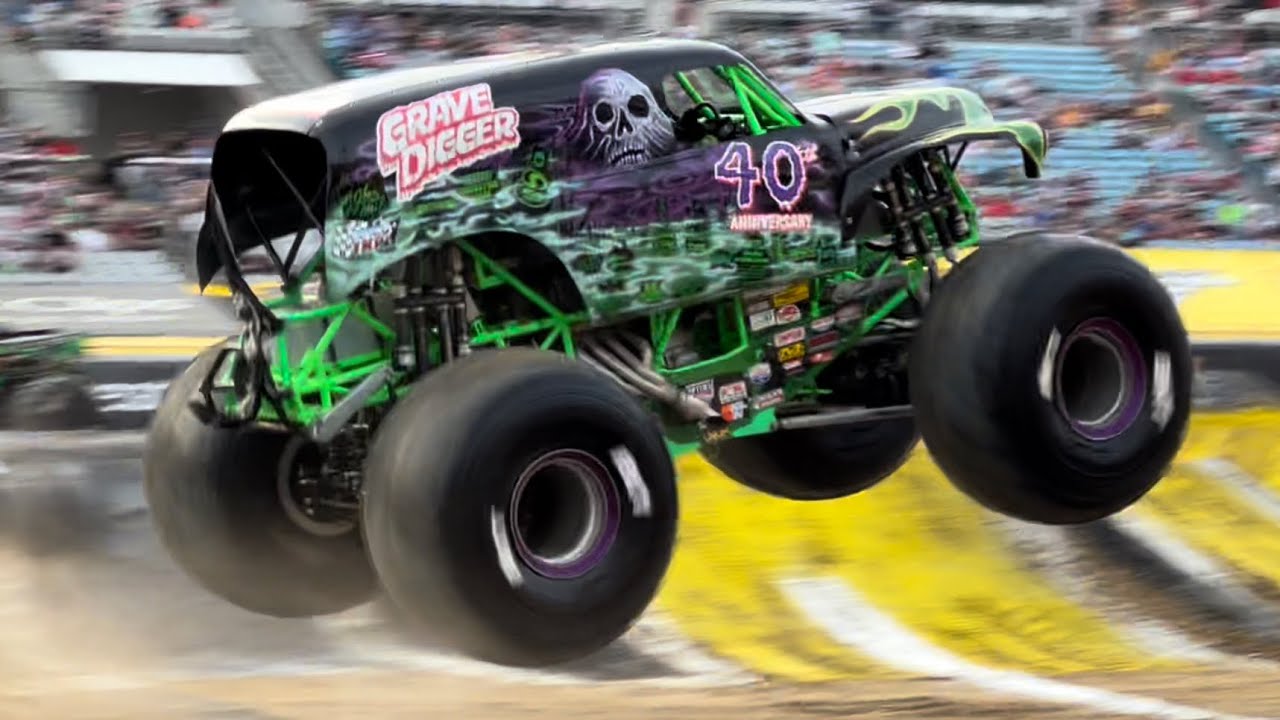 Monster Jam - Intros and Racing Jacksonville 2022