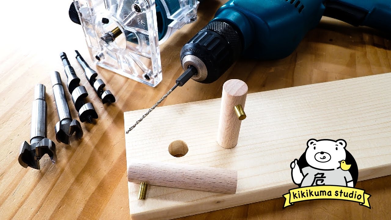 Drill straight holes without a drill press but using a router (subtitled)