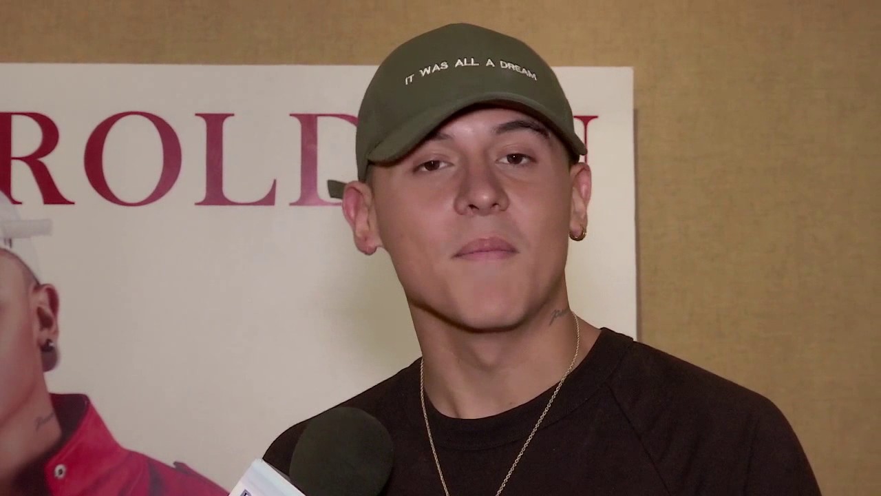 En moda con los famosos hablamos con el cantante Kevin Roldan, conoce su estilo y nuevo sencillo
