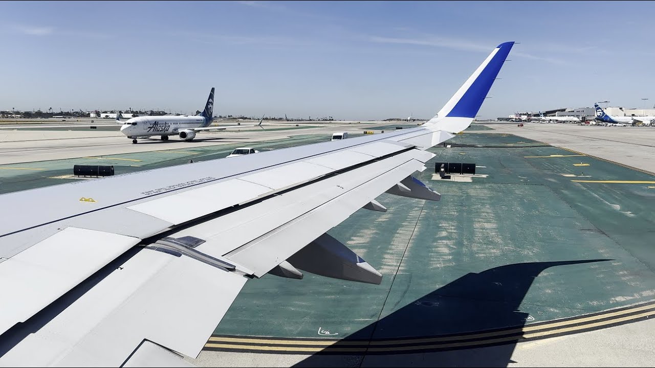 4K United Airlines Airbus A321-271NX [N24505] pushback, start up, and takeoff from LAX