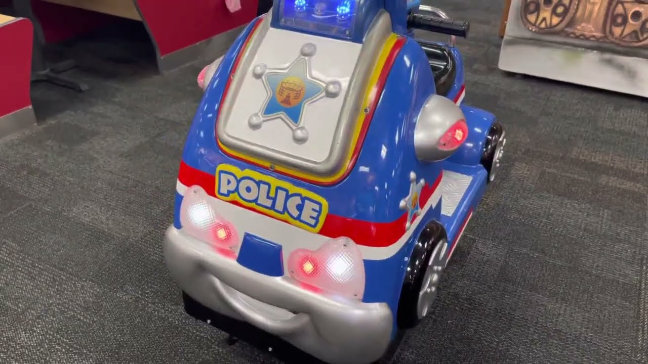 Universal space Mini Police Kiddie ride at Chuck E. Cheese (upside down screen￼) (Now gone)