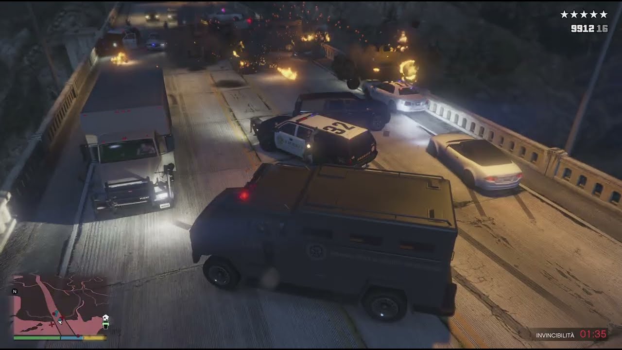 GTA 5 - Franklin's Zancudo Tunnel Minigun Rampage + 5 Stars Escape.