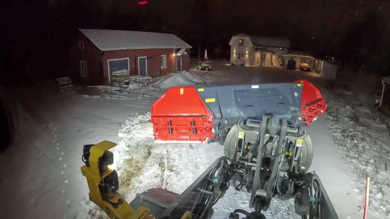 Volvo l60h Plowing snow with Siljum Xline 5000 multi U-plow PART 57