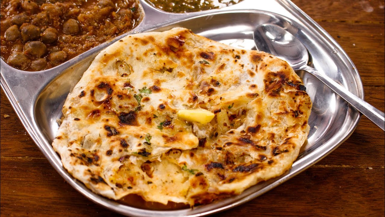 Amritsari Kulcha Recipe | Perfect Crispy Layered Aloo Naan in Tawa - CookingShooking