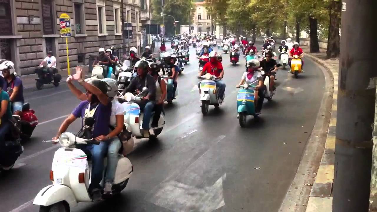 Vespa rally in Rome