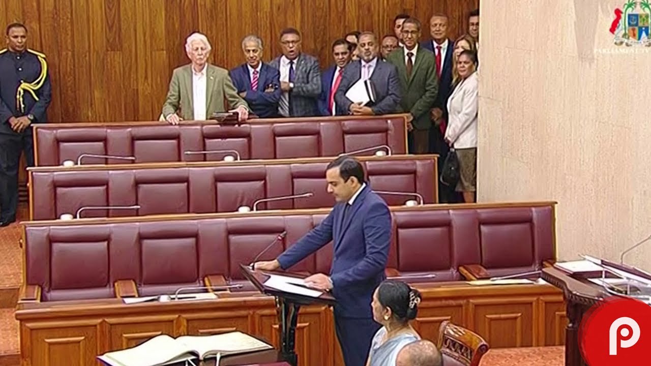 L'opposition se déchaine sur Adrien Duval - son discours interrompu