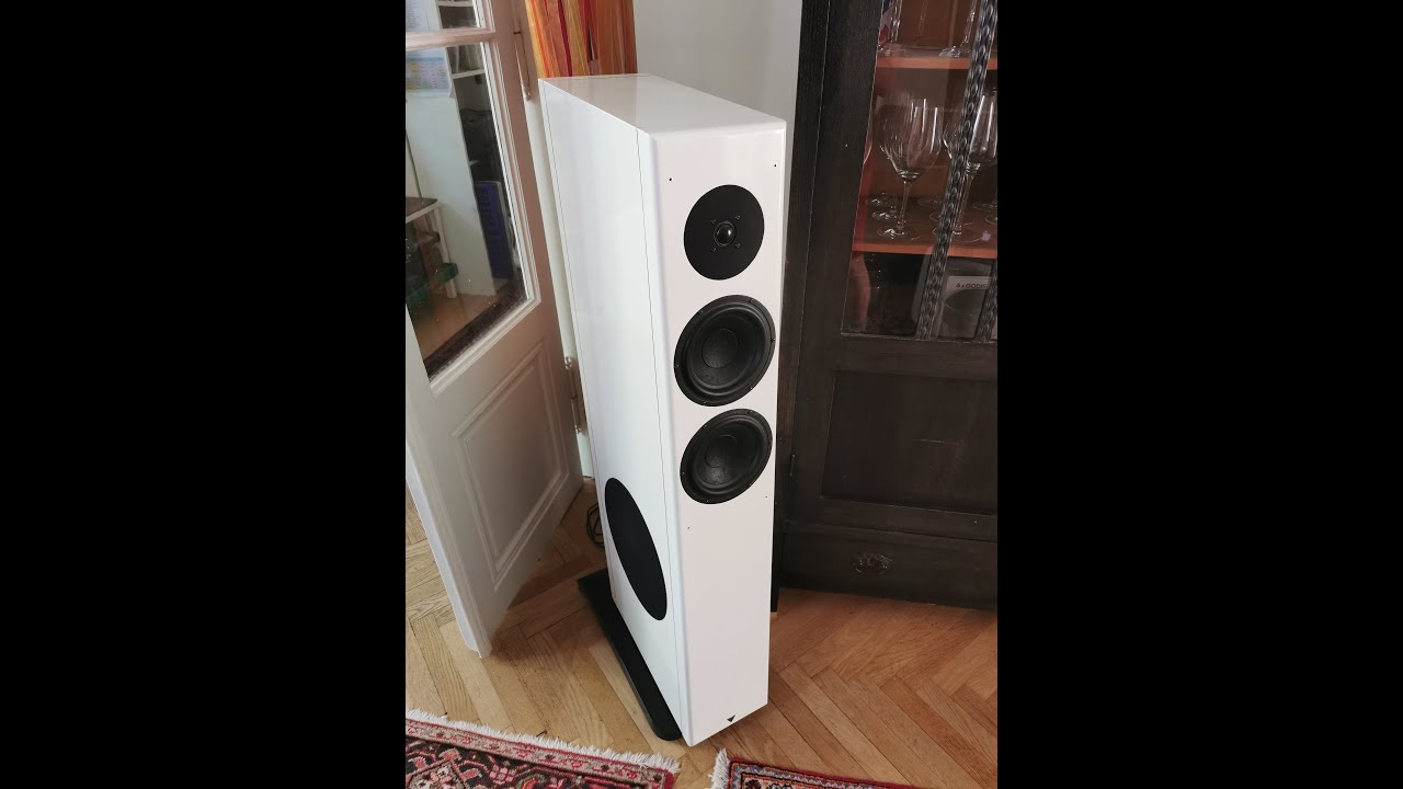 Vienna Acoustics Strauss, RestekMAMS+, Marantz PM15-S1, DSPeaker Antimode 2.0, Roon, Pro-ject