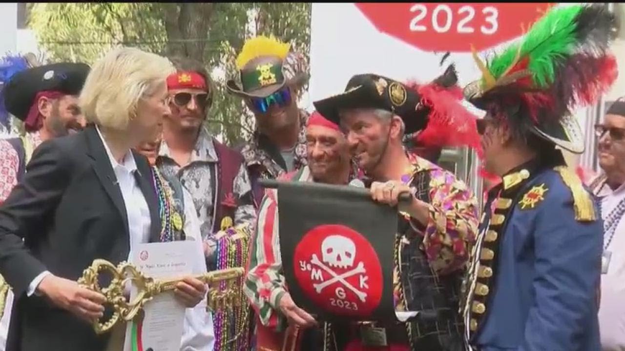 Mayor refuses to hand over key to the city as Gasparilla pirates invade downtown Tampa