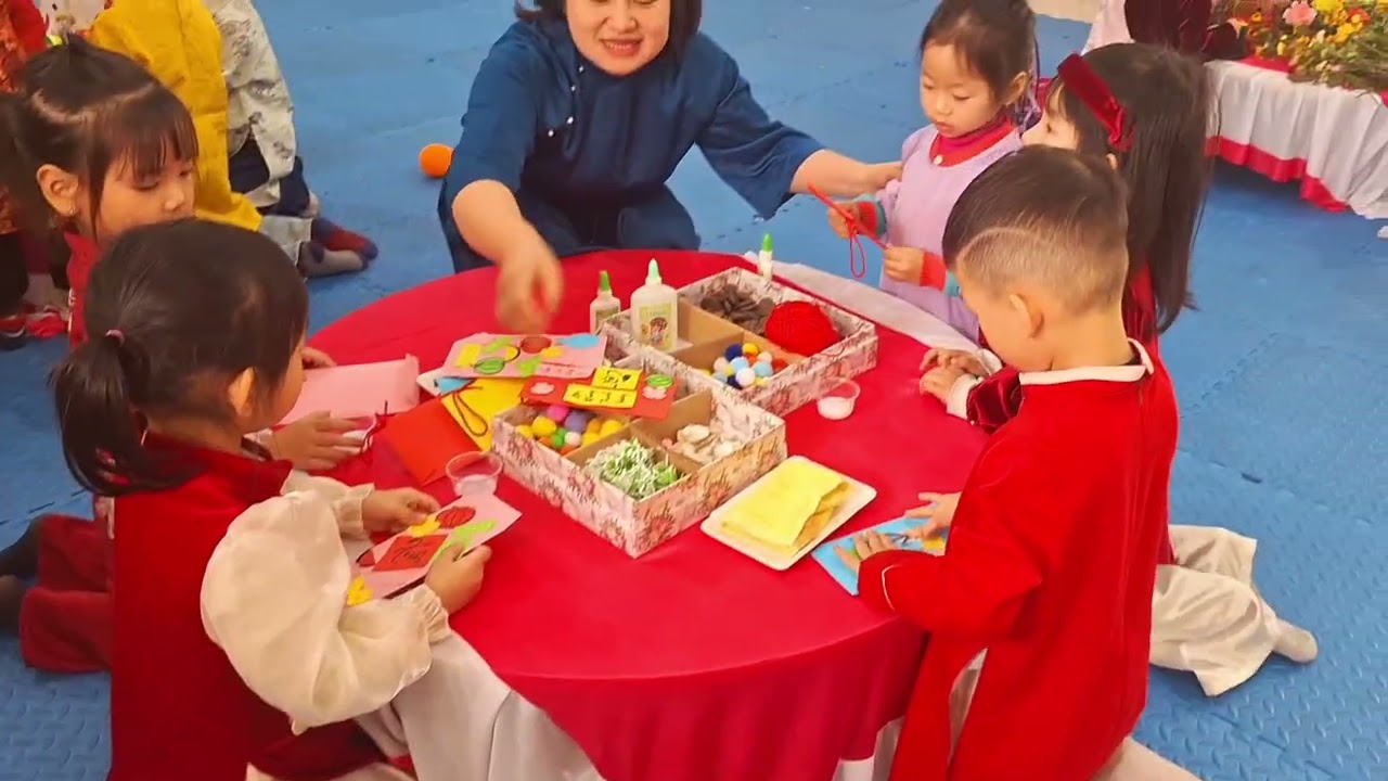 HĐTN: Bé vui đón tết