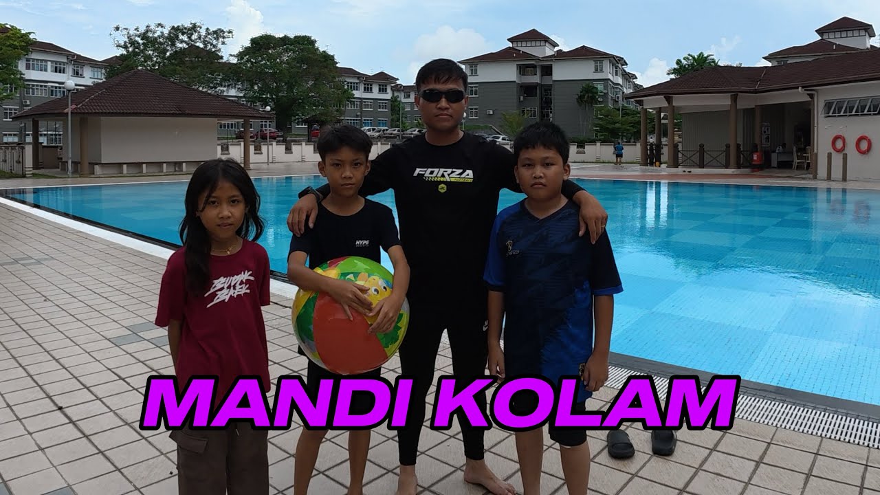 Abang Tuan Ajak Adik2Nya Mandi Kolam Bersama Ujang