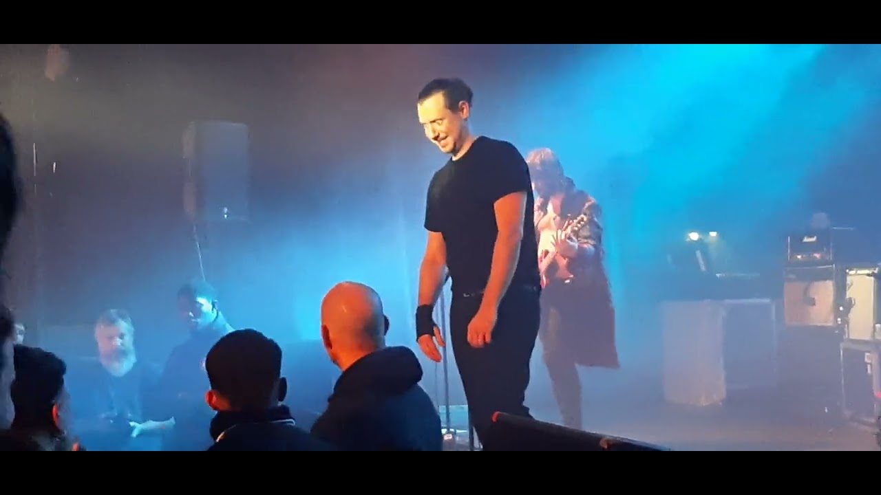 Ministri - Abituarsi alla fine + stage diving (live) - Roma Hacienda (20 novembre 2025)