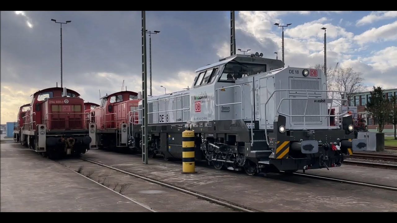 DB Cargo 4185 042-3 (Vossloh DE18) überführt zwei V 90 von Bremerhaven nach Bremen