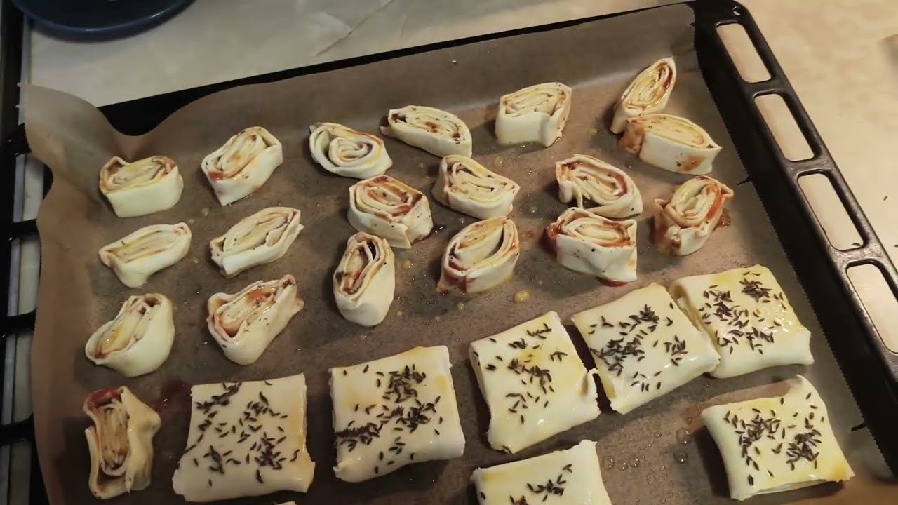 Pateuri de Casă cu Cașcaval și Chimion