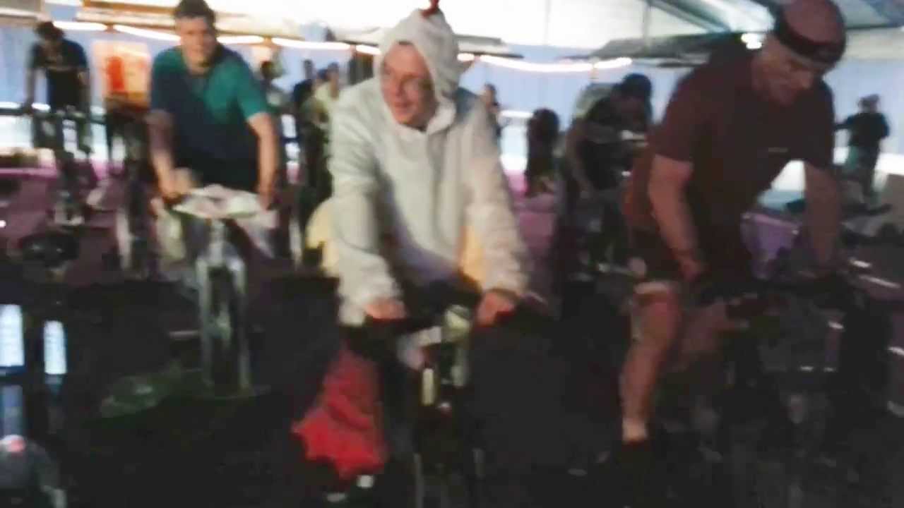 Fietsen voor levens... vuist tegen spierziekte   (sporthal de knotwilg Steenbergen)