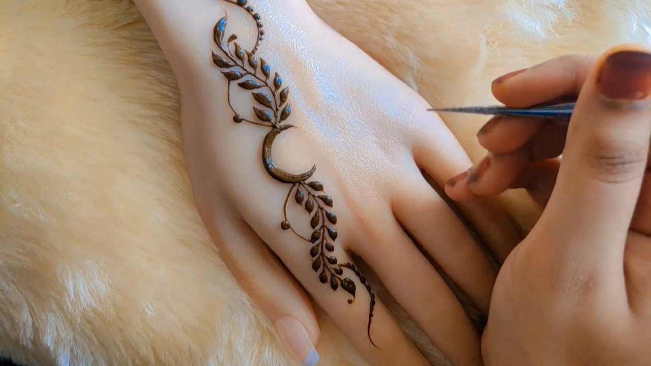 Very simple unique style Mehndi Design|🌙Chand Mehndi Design|latest trending Mehndi Design|Eid mehndi
