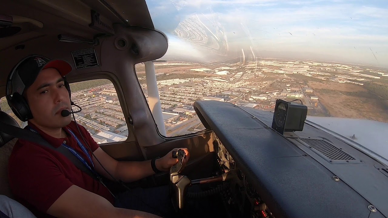 Aproximación, Toque y Despegue Cessna 172, (XB-LKM) en Aeropuerto del Norte, Monterrey, NL.