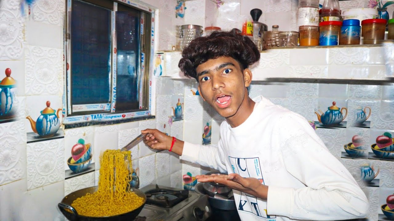 “Bhookh Lagi Toh Maggi Bana Dali 😅🍜”