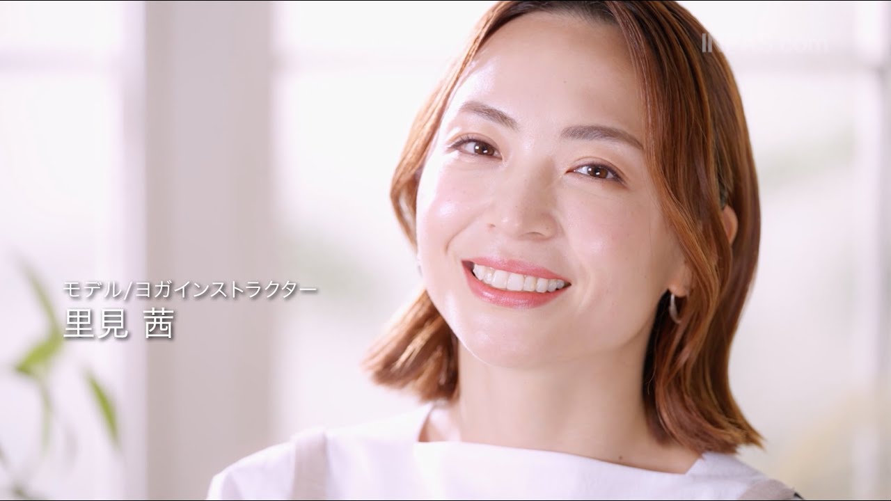 【Beauty Moment】 （本編映像）里見茜さんが赤い実の美容液「ベネフィーク セラム」のプロダクトデザインの秘密に迫る！
