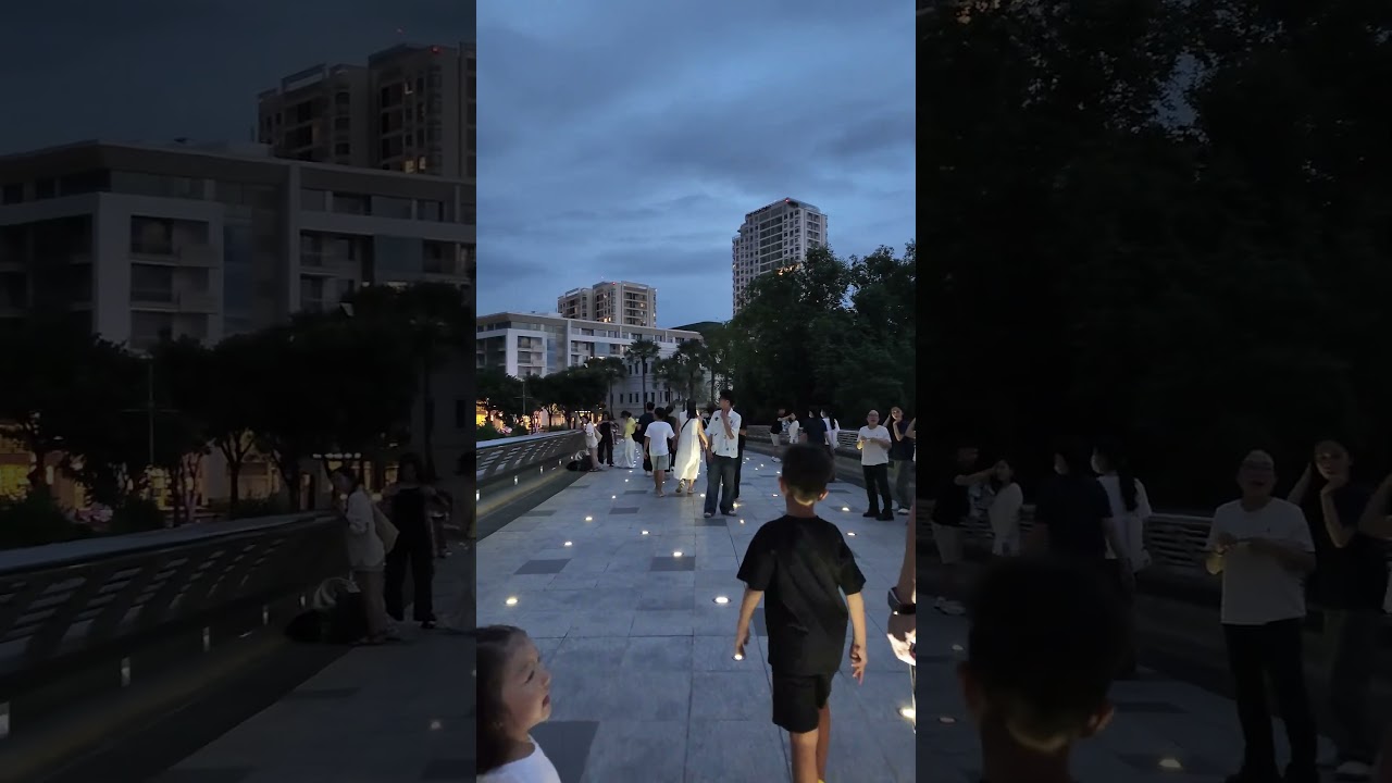 Saigon 🇻🇳 | 4K Starlight Bridge Walk at Phu My Hung #vietnam #saigon #walkingtour