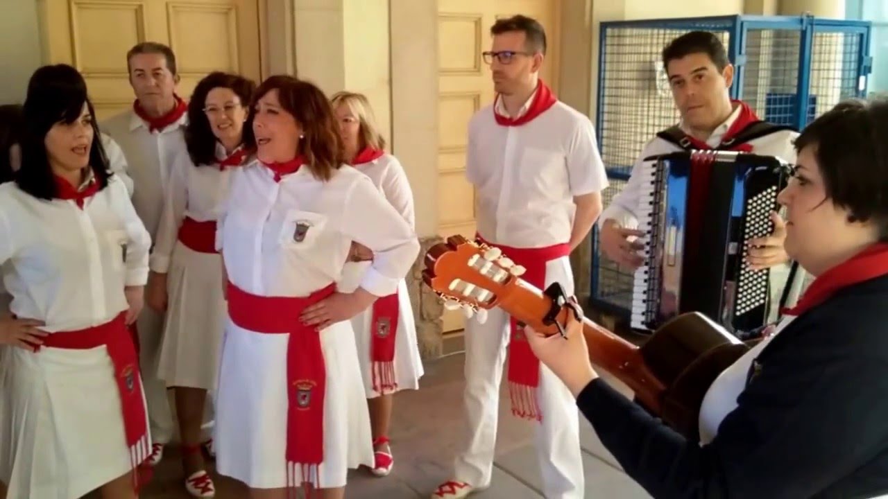 LOS JILGUEROS EN EL CAMPO.......Escuela de Huarte en Mollet
