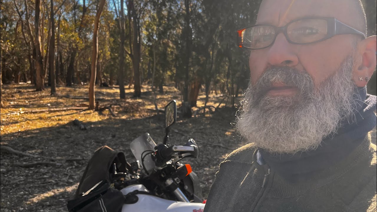 DR 650 Mental Health Day and the Flat Tyre. Dessert Fox Air Compressor 